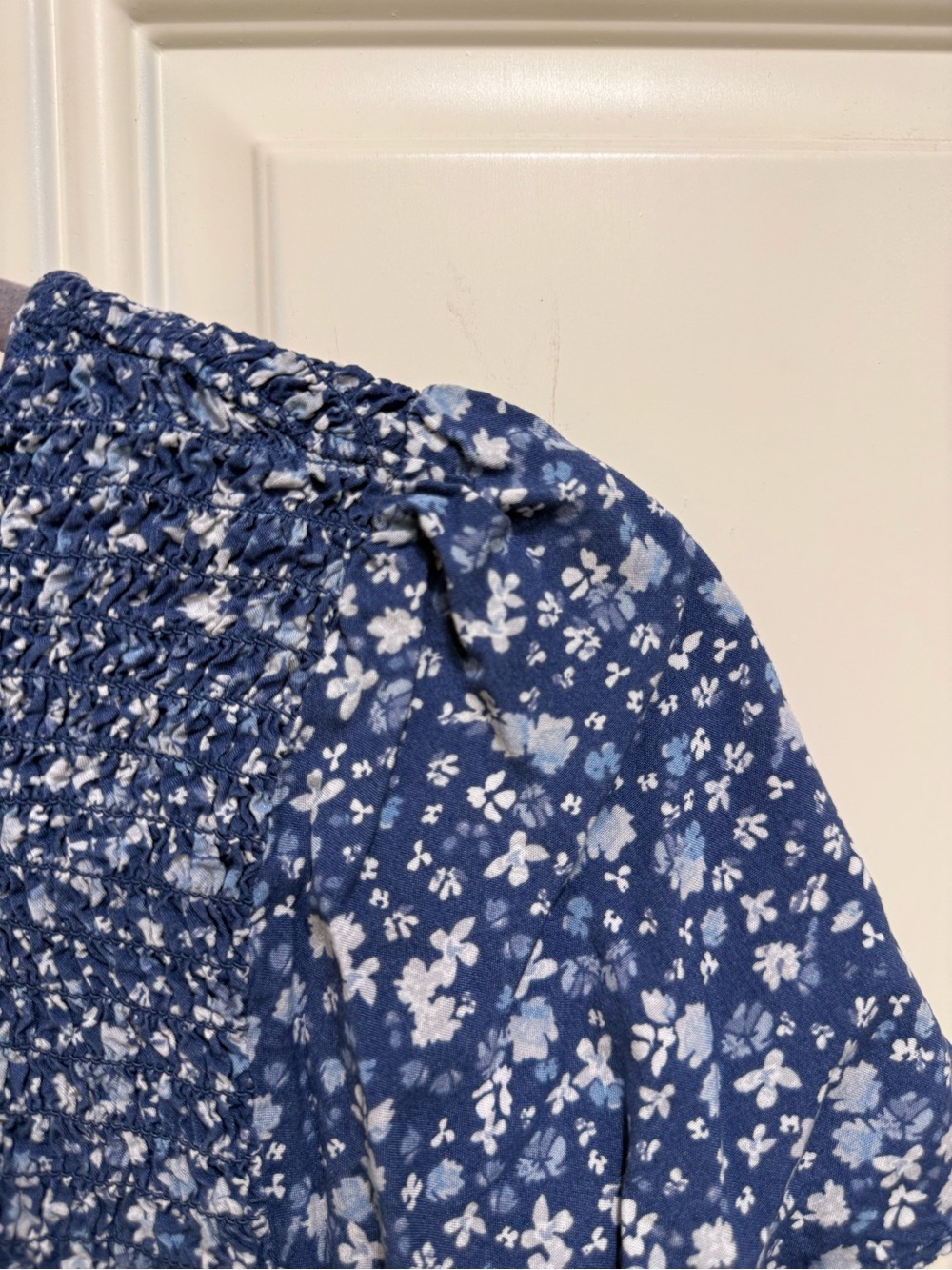 Old Navy Blue Floral Smocked Skimmer Tee - Picture 6 of 9